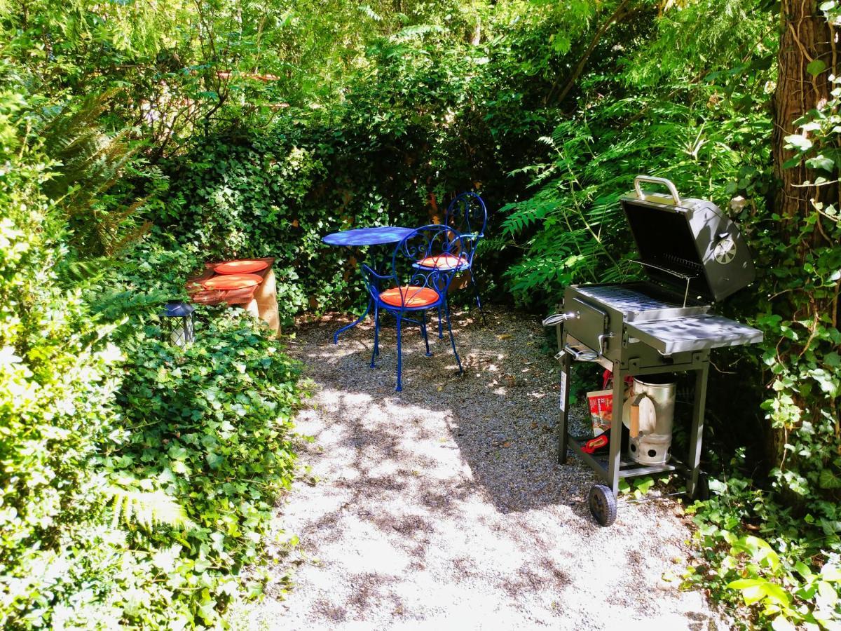 Mediterran-Skandinavisch - Outdoorwhirlpool Ganzjaehrig Burgthann Exterior photo